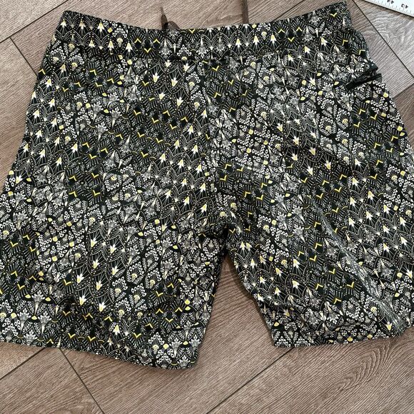 Patagonia Mens Green swim size 38 Surf Trunks board shorts Peacock print - Picture 8 of 8